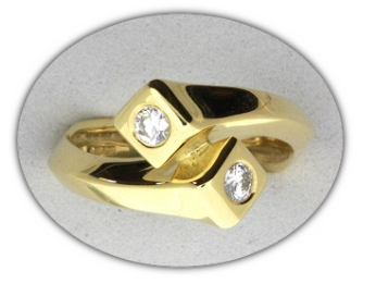 18ct yellow gold diamond set cross-over farrier nail ring